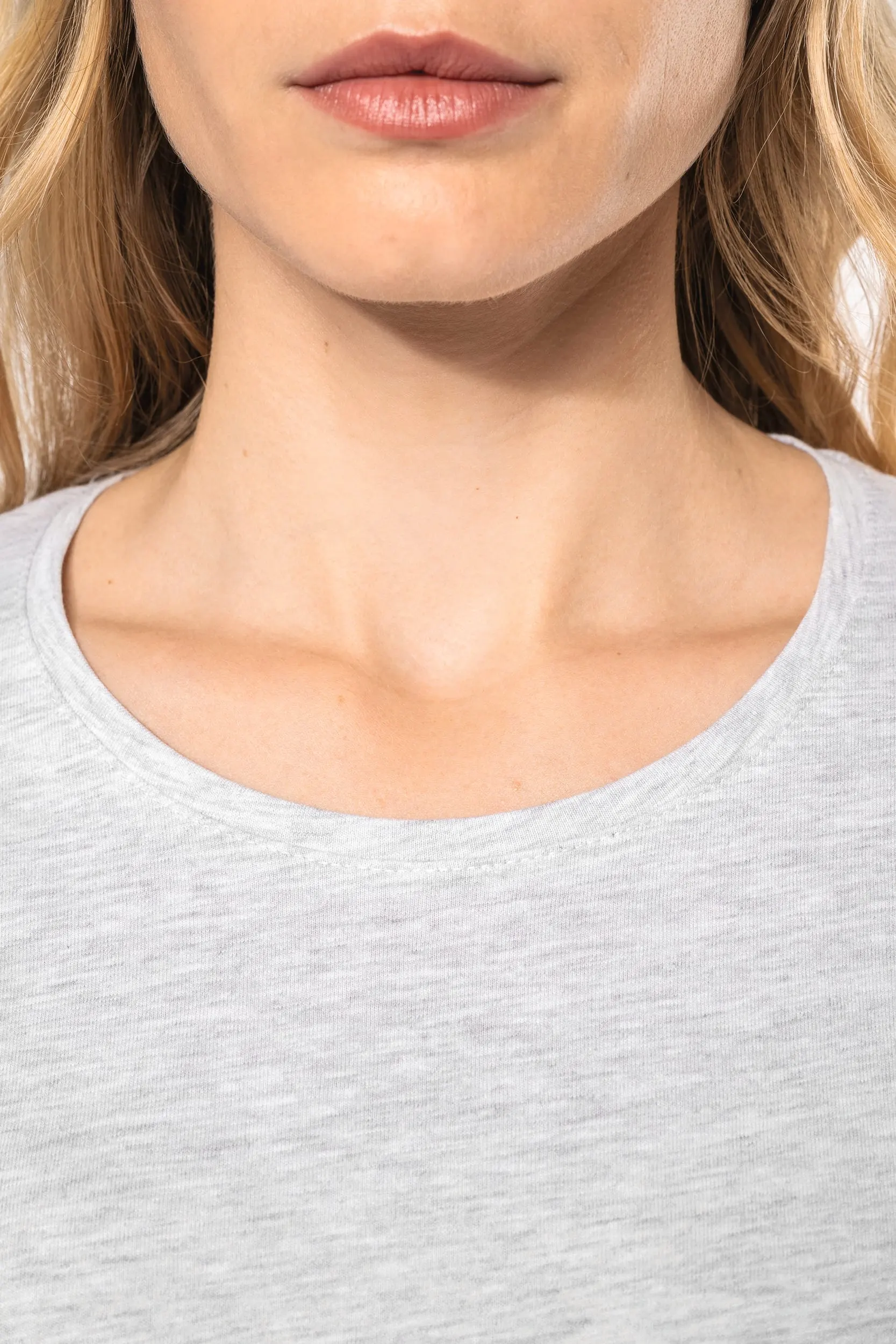 Camiseta manga larga y cuello redondo mujer