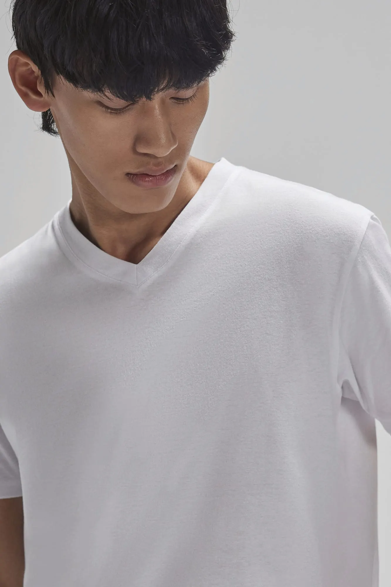 Camiseta con cuello de pico #150