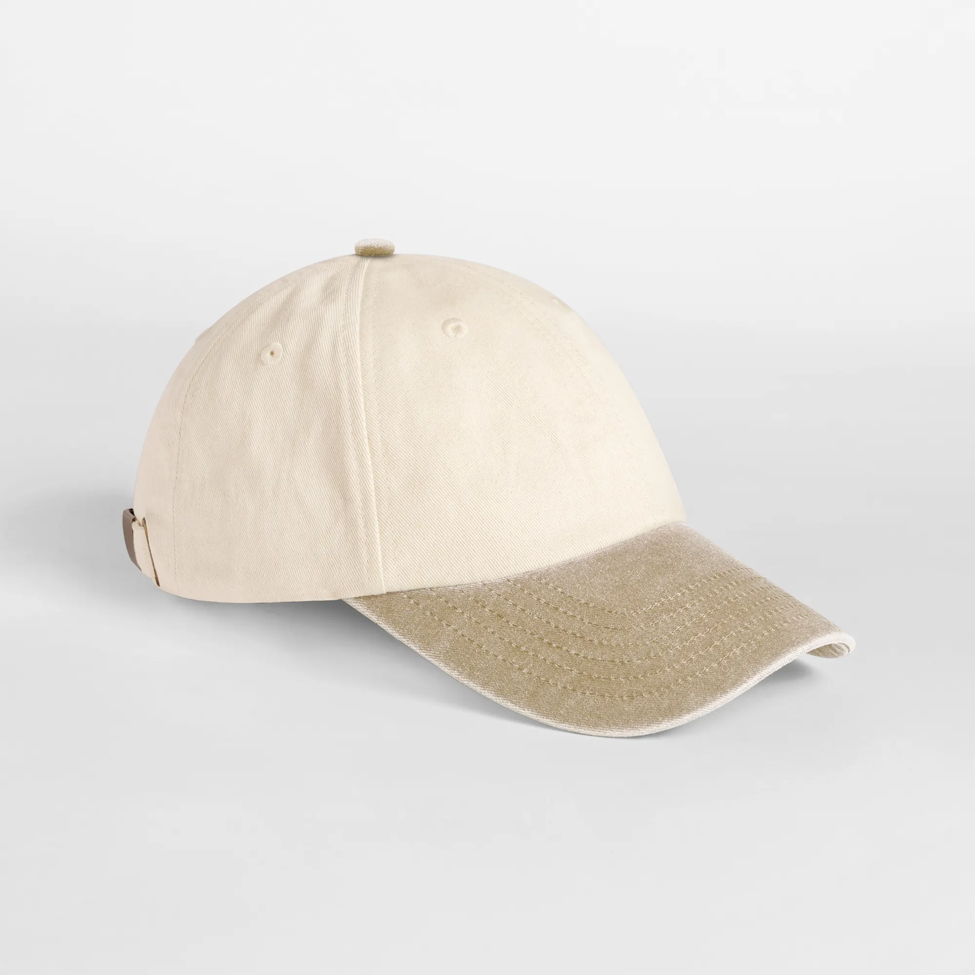 Gorra vintage compacta con visera en contraste