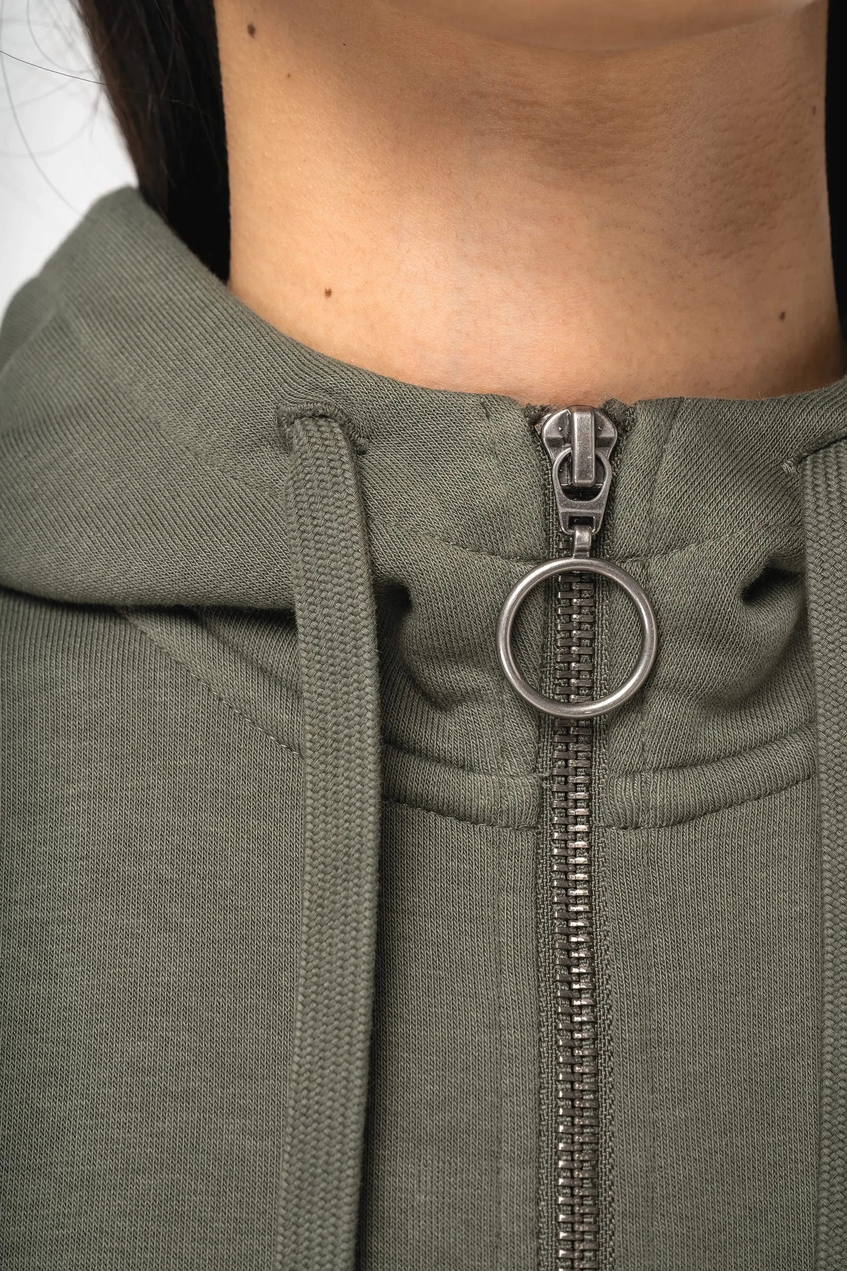Sudadera ecorresponsable con cremallera y capucha French Terry mujer
