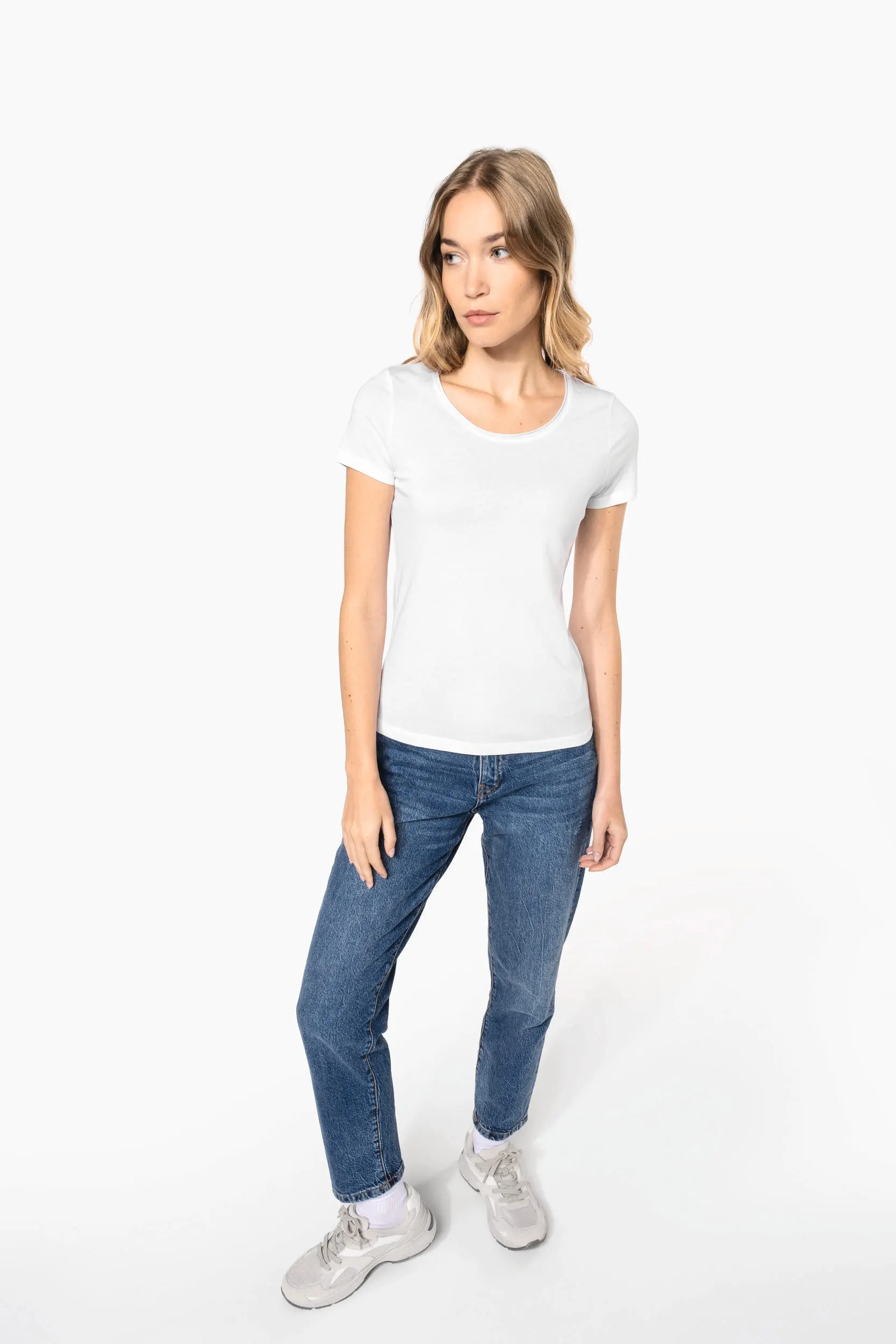 Camiseta orgánica con cuello sin costuras y manga corta mujer