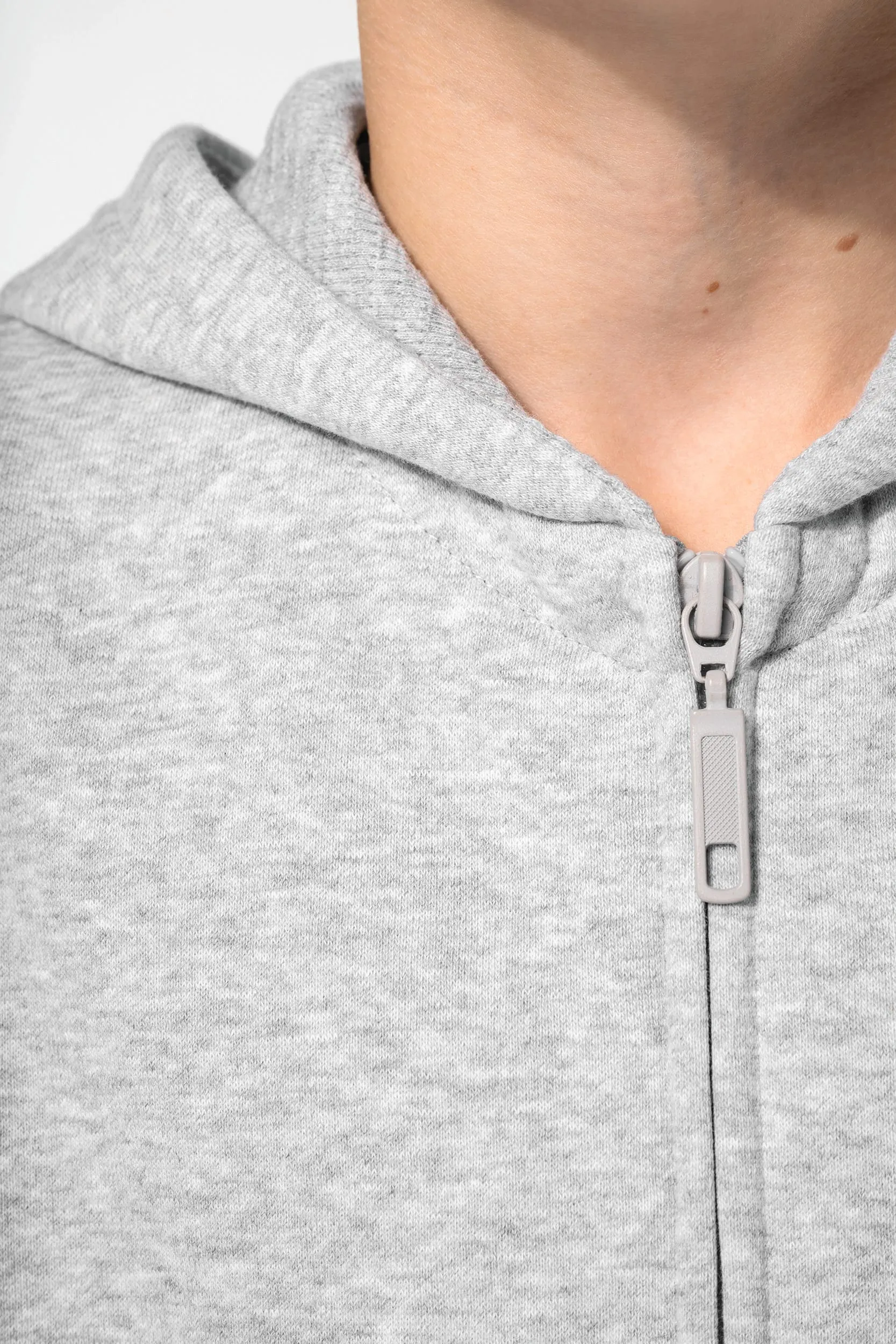 Sudadera reciclada con cremallera y capucha infantil