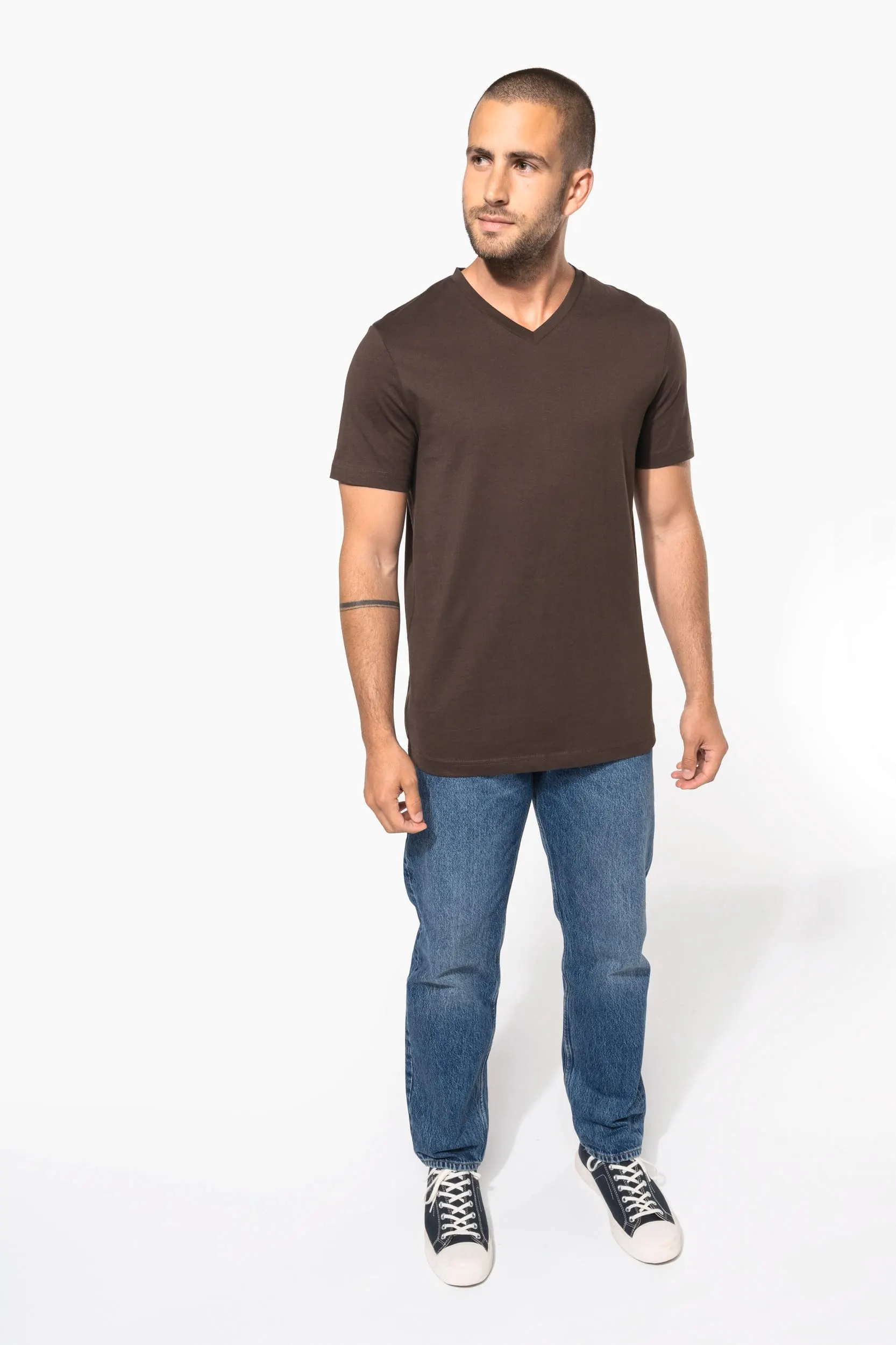 Camiseta manga corta y cuello de pico