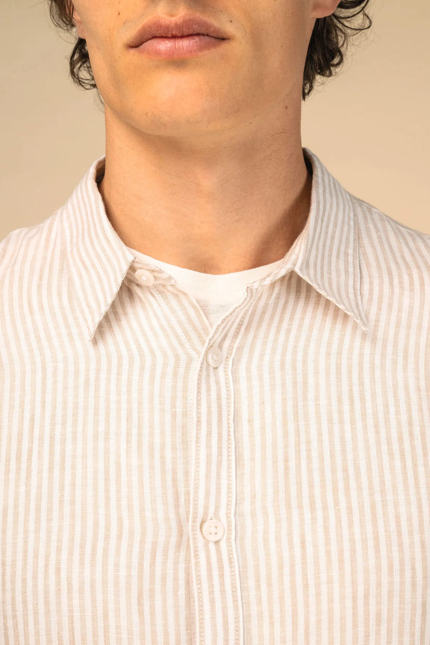 Camisa a rayas de lino para hombre