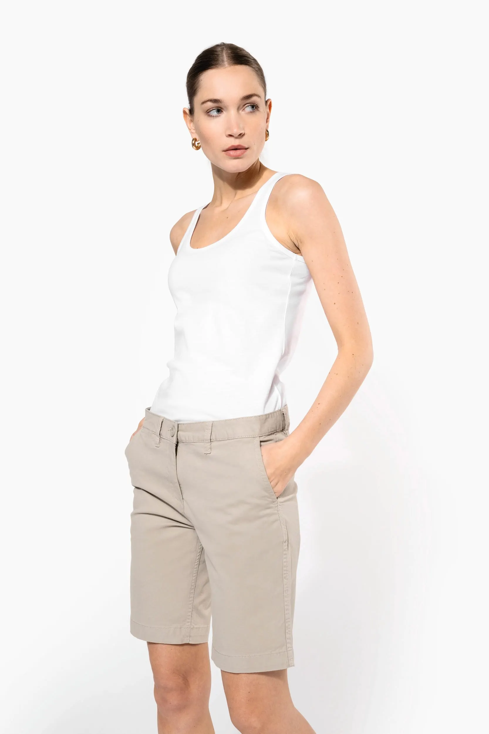 Bermuda chino mujer