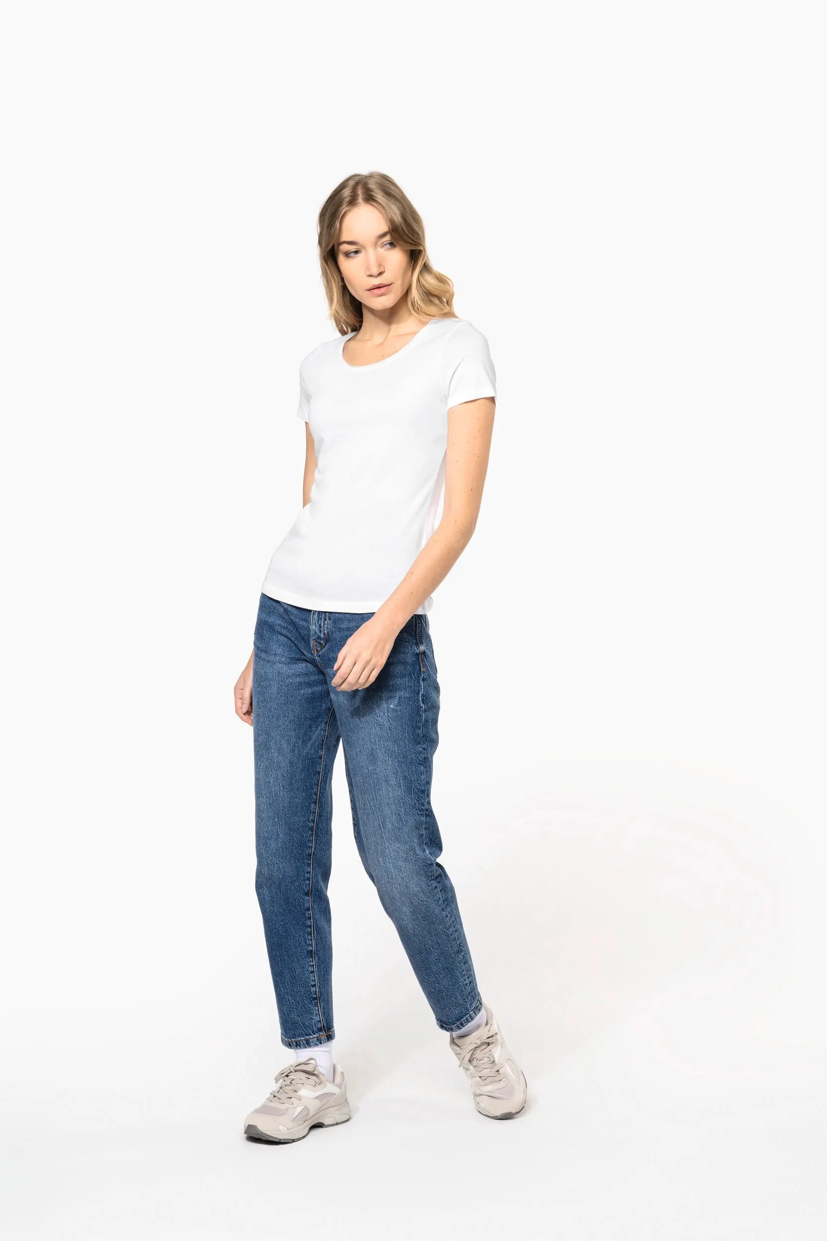 Camiseta orgánica con cuello sin costuras y manga corta mujer