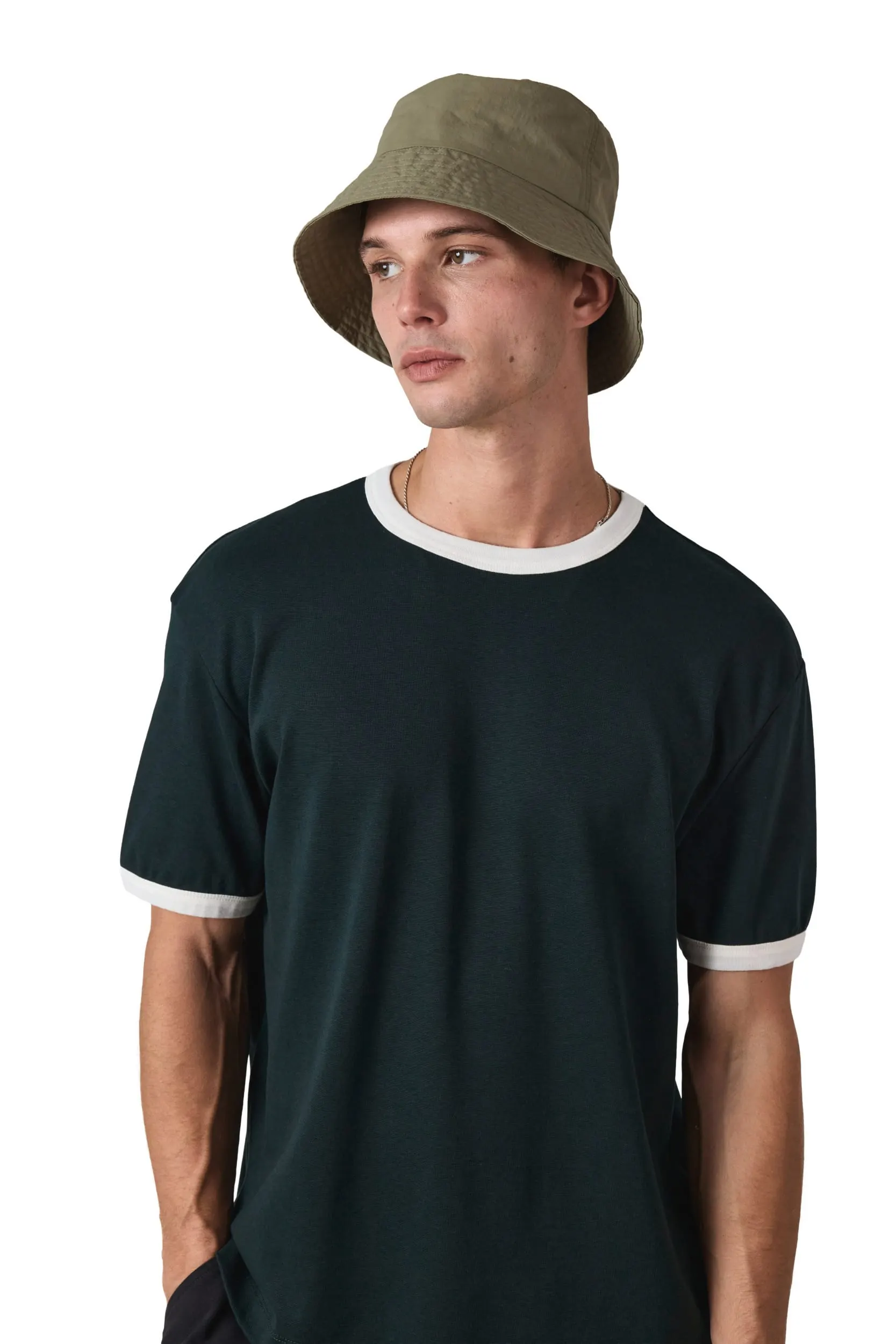 Sombrero bob de poliamida