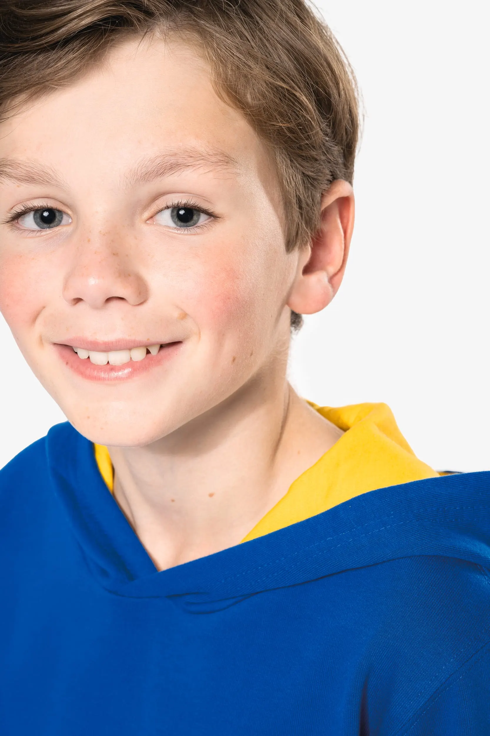 Sudadera capucha contrastada niños