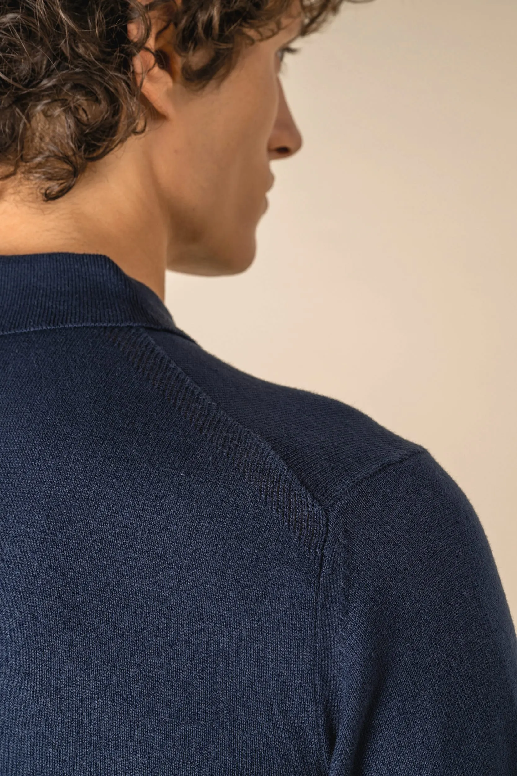 Polo ecorresponsable de punto hombre