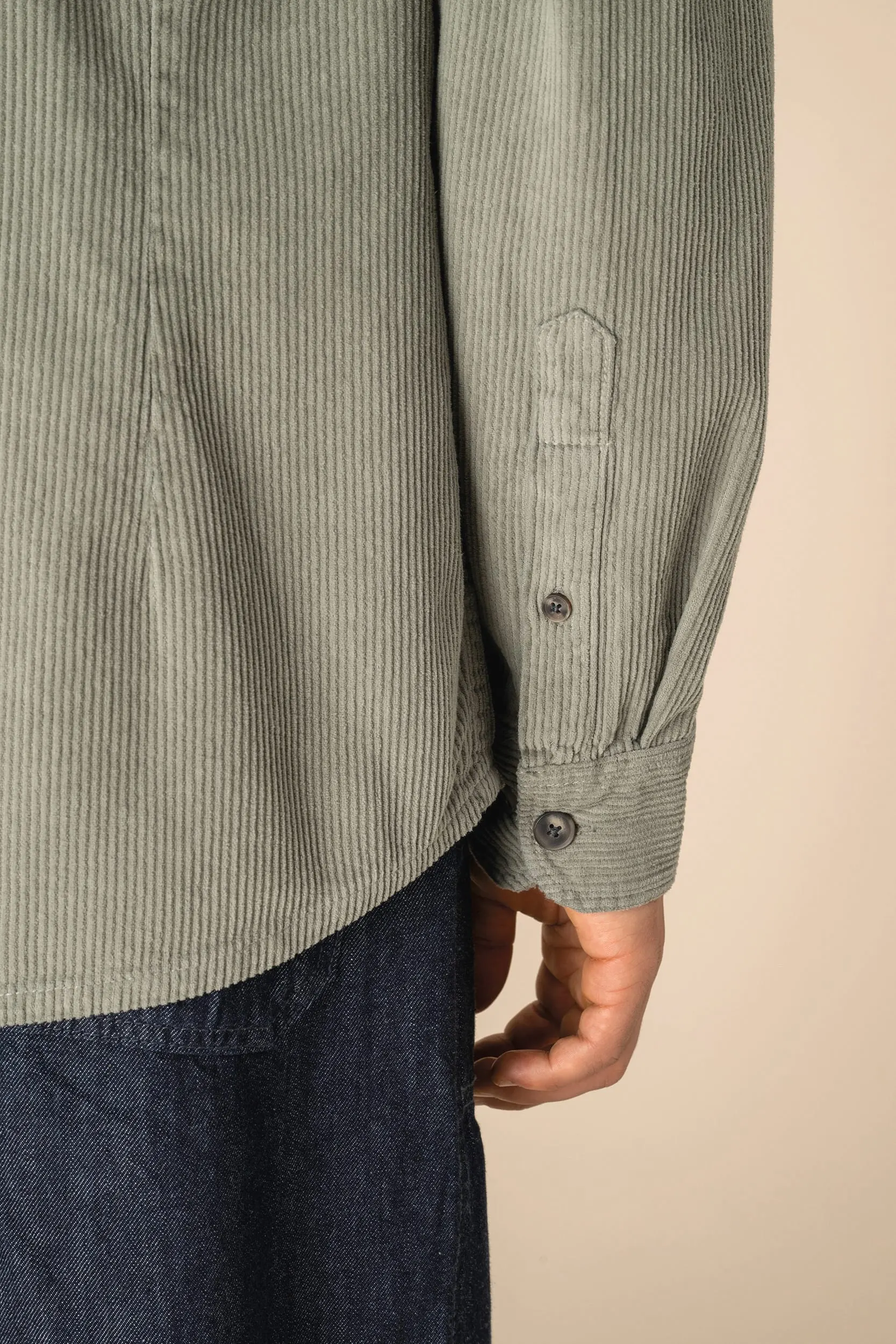 Sobrecamisa ecorresponsable efecto lavado de pana hombre