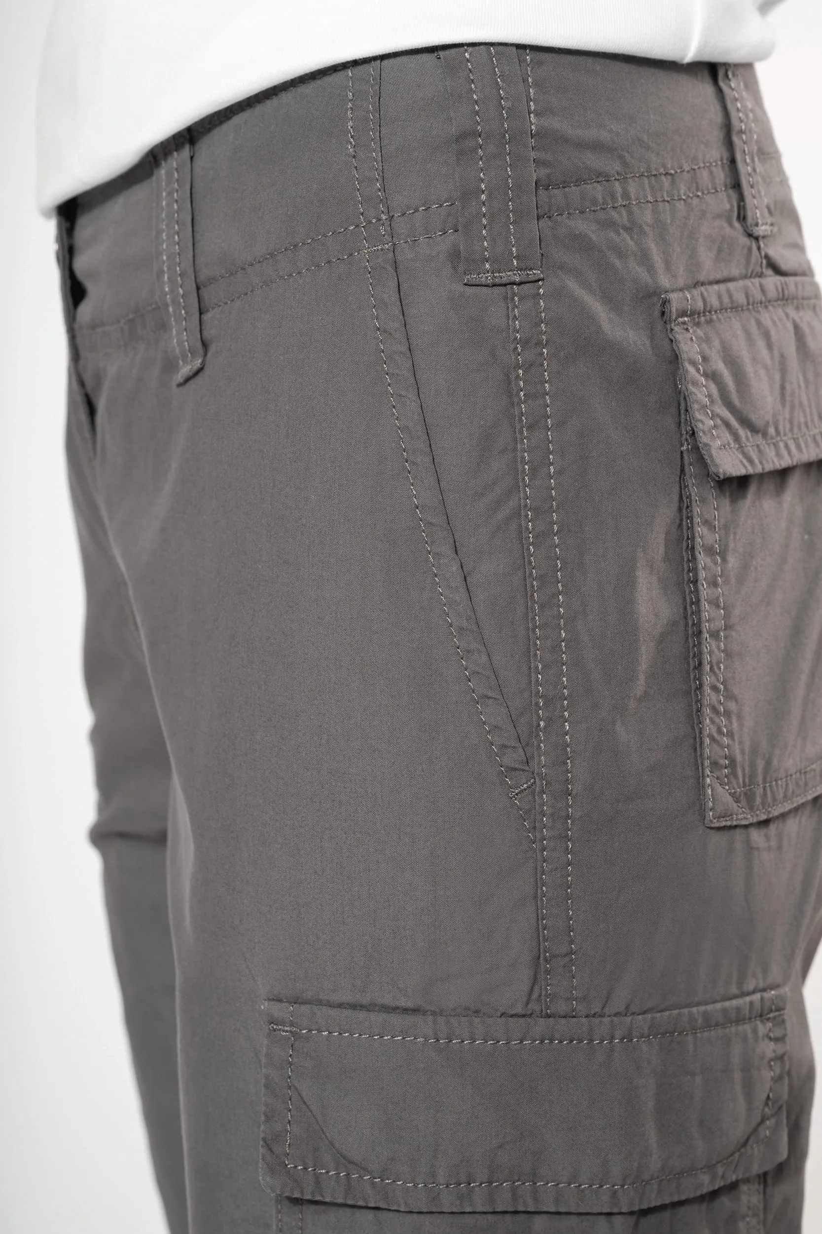 Pantalón ligero multibolsillos para mujer